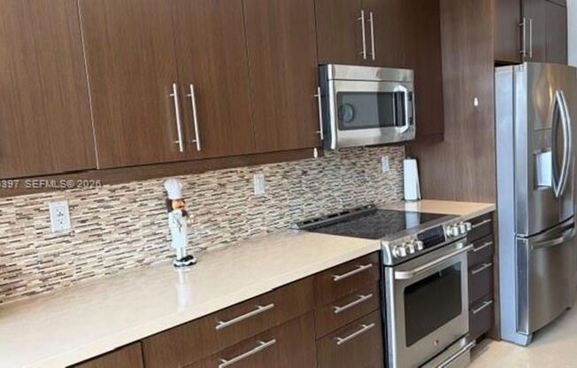 3 beds, 2 baths, $4,500, Unit # 4 L