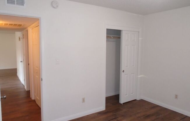 2 beds, 1 bath, $1,395, Unit Unit B