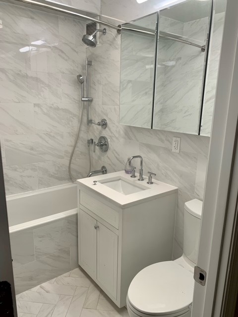 1 bed, 1 bath, 813 sqft, $5,800, Unit 16FW