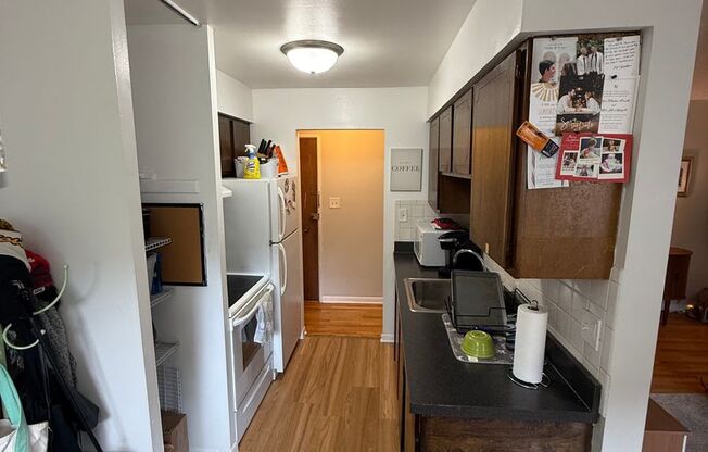 1 bed, 1 bath, $2,095, Unit 363