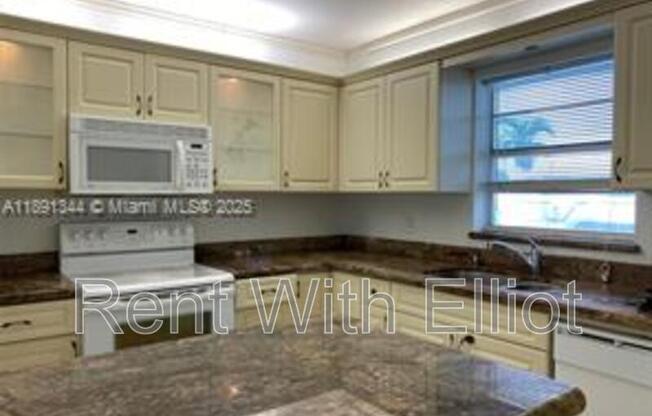 2832 Fillmore St # 31