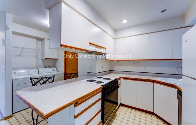 1 bed, 1 bath, $1,599, Unit 18757 SE Division Street