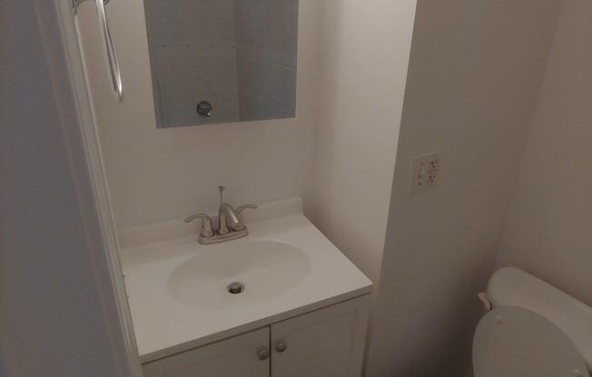 2 beds, 1 bath, $3,320, Unit 15