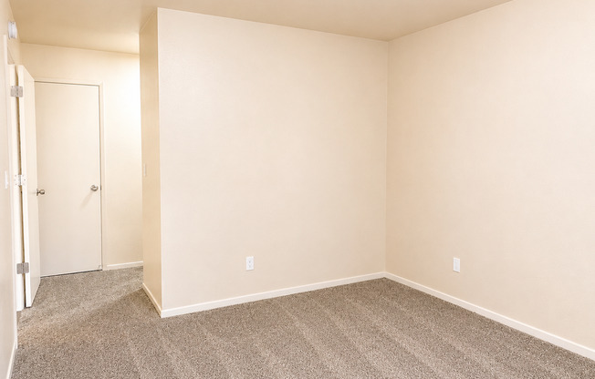 2 beds, 2 baths, 998 sqft, $2,150, Unit H-39