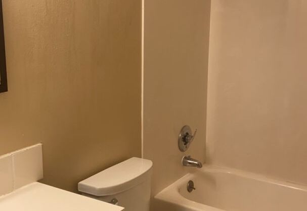 2 beds, 1 bath, $2,100