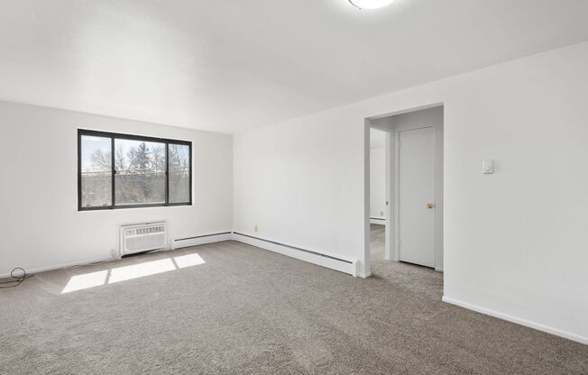 2 beds, 1 bath, 850 sqft, $949, Unit 10615 Lindberg Ave. C2 - Apt. 2