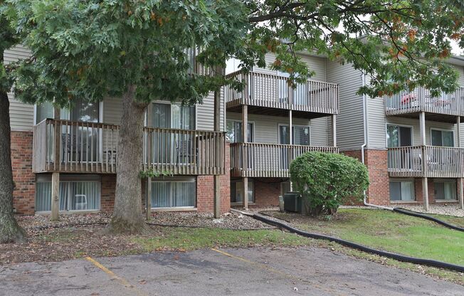 2 beds, 1.5 baths, 920 sqft, $875, Unit 1420 West Glen Avenue Apt 302