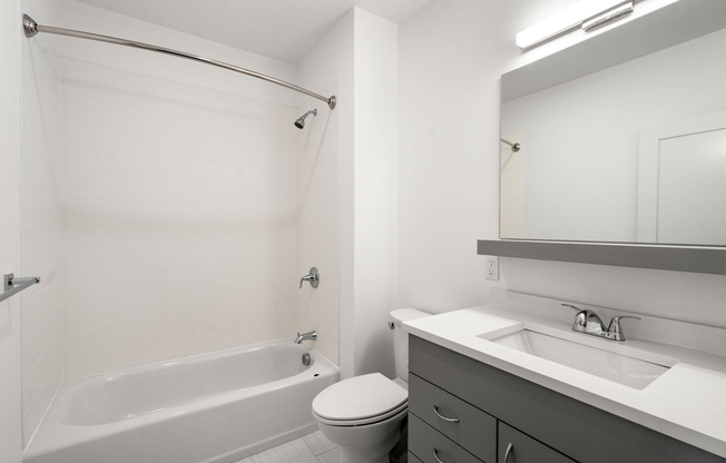 1 bed, 1 bath, 640 sqft, $3,475, Unit 205