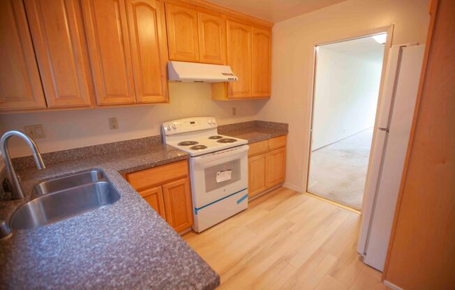 2 beds, 1 bath, 1,000 sqft, $3,200, Unit 2