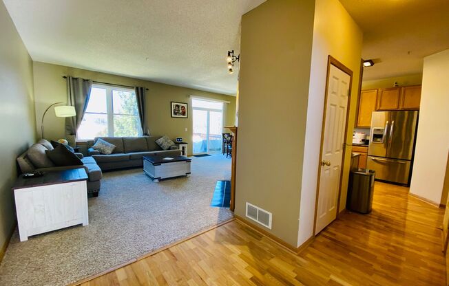 Plymouth 3Br 3 bath Townhome with Wetland views!