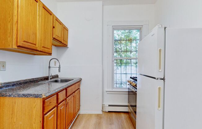 Spacious 1BR Apartment Near Yale – Remodeled & Convenient!