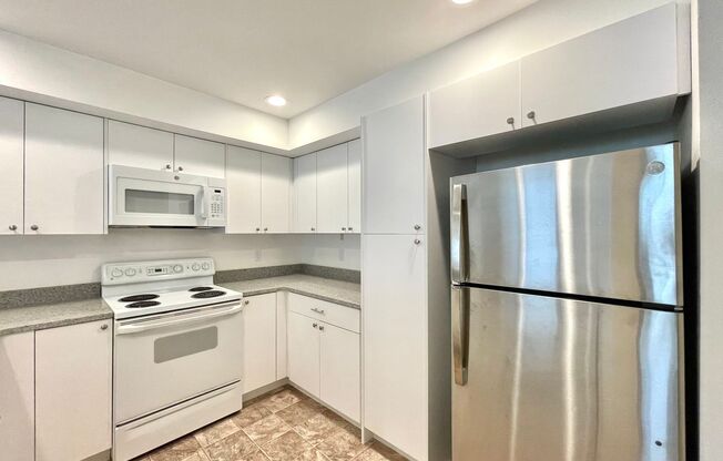bright and cozy 2b2b apartment