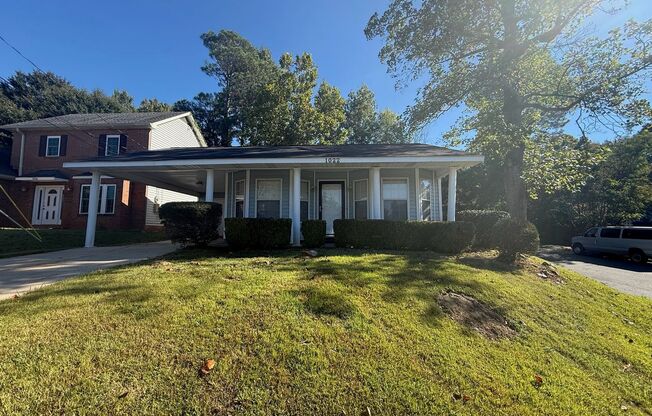 SHORT TERM LEASE AVAILABLE THROUGH APRIL 30! Cute one level Home in Shelton Park