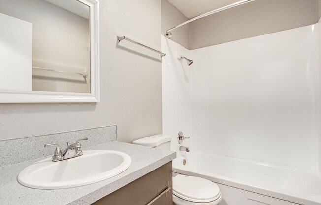 2 beds, 1 bath, 800 sqft, $1,295, Unit 431-01-23