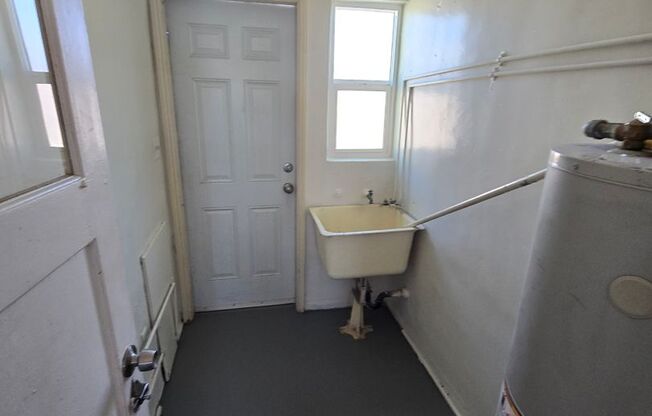 1 bed, 1 bath, 600 sqft, $825, Unit 4