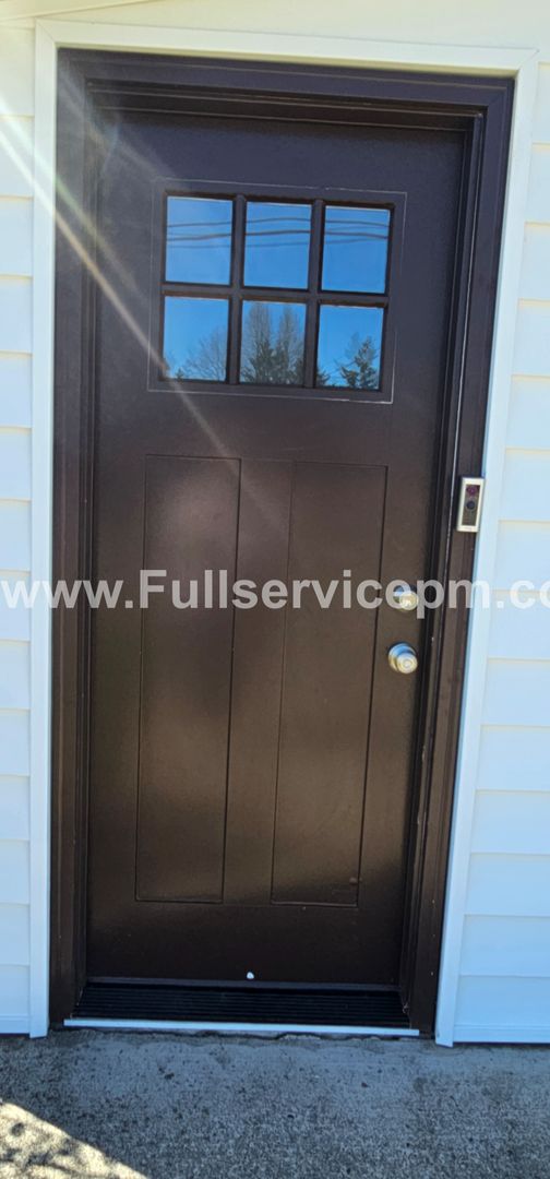 Charming and Updated Rambler 3 br. Fairwood Rambler w/large yard