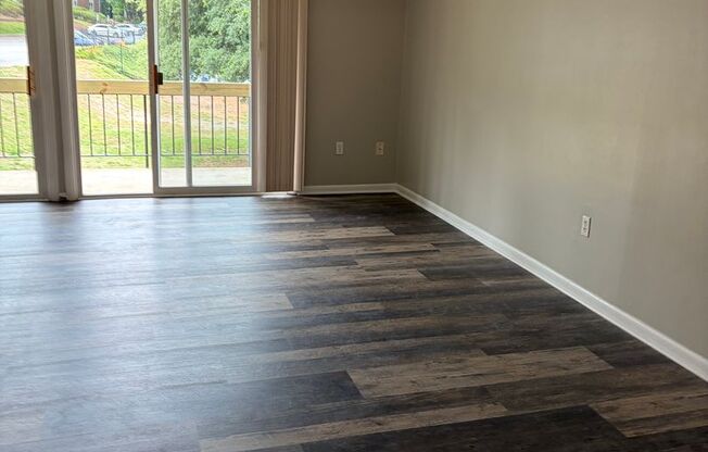 REMODELED NW RALEIGH 3 BEDROOM CONDO IN MARTINIQUE--SWIMMING POOL- UPDATED PRIMARY BATHROOM