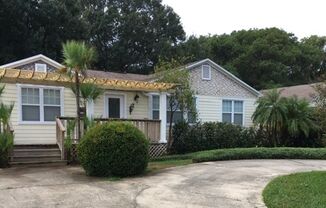 3 beds, 2 baths, $2,800