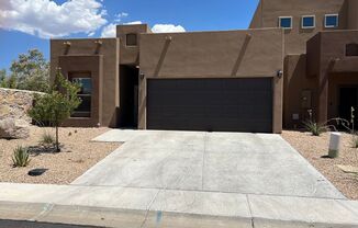 Nice Townhome in Gated Community with Pool access