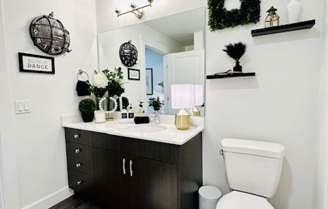 2 beds, 1 bath, 1,047 sqft, $5,150, Unit 410-815