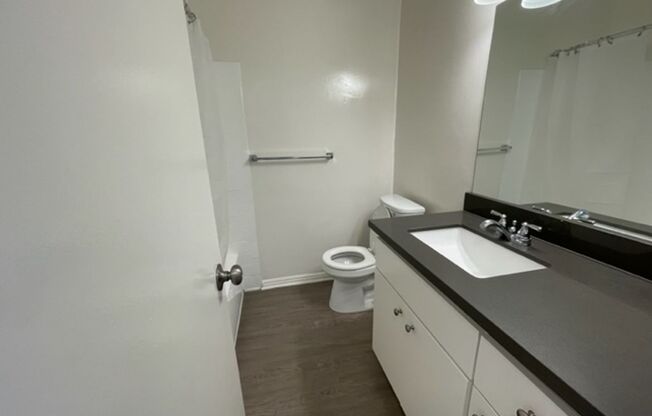 2 beds, 2 baths, $2,395, Unit 217