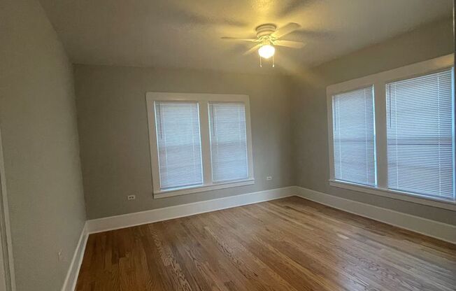 2 beds, 1 bath, $1,295