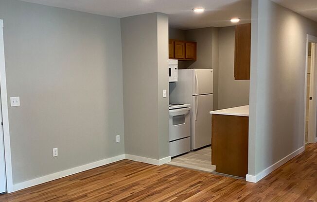 2 beds, 1 bath, 650 sqft, $1,195, Unit 3060-402