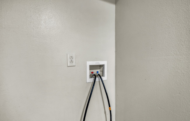 5243 N HUNTINGTON DR