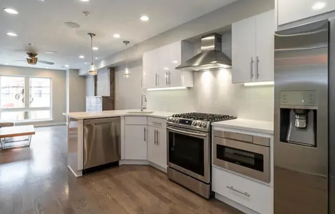 Elevated City Living in a Newly Constructed Grad Hospital Triplex
