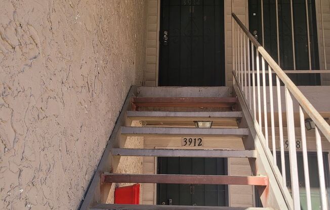 FOR RENT!! CUTE AND COZY 1 BEDROOM 1 BATHROOM WATER VIEW CONDO (MOVE IN SPECIAL)..