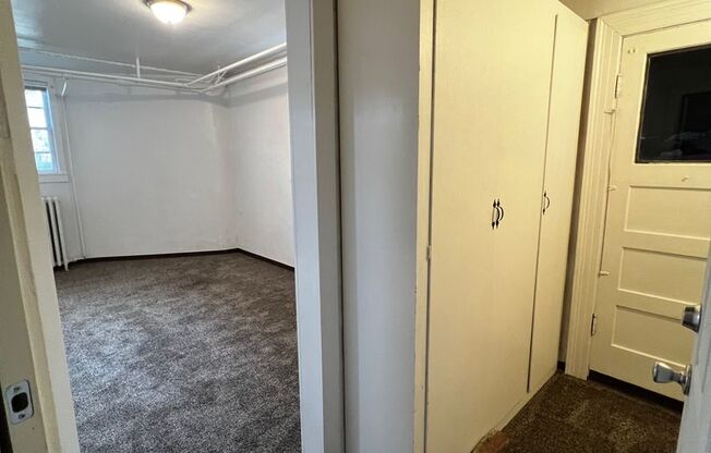 Studio, 1 bath, $650, Unit B02