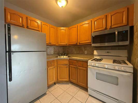 4 beds, 2 baths, 1,040 sqft, $3,300, Unit 3