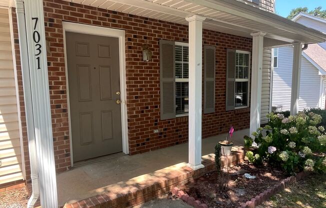 Great 3 Bed, 2.5 Bath house in University Area
