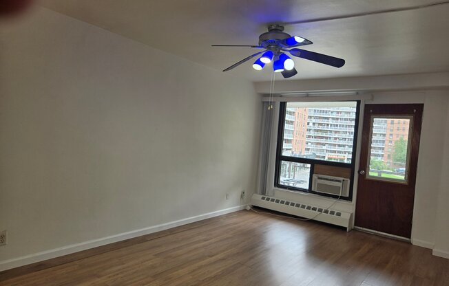 6125 98 ST