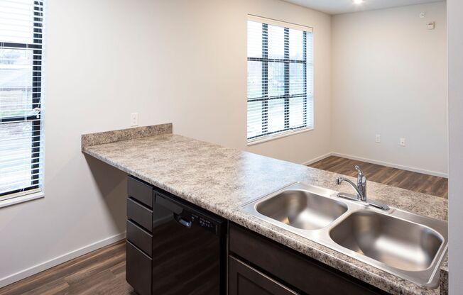 3 beds, 2 baths, 1,120 sqft, $1,120, Unit 102