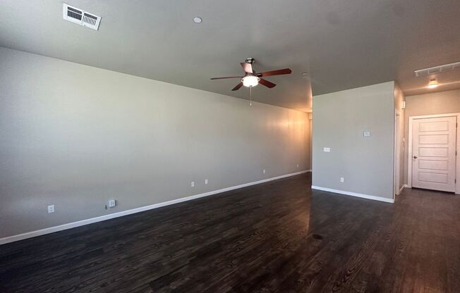 3 beds, 2.5 baths, $1,565