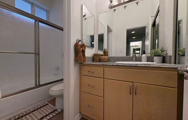Studio, 1 bath, 464 sqft, $2,065, Unit 4955-4