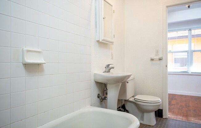 Studio, 1 bath, 518 sqft, $1,589, Unit 304