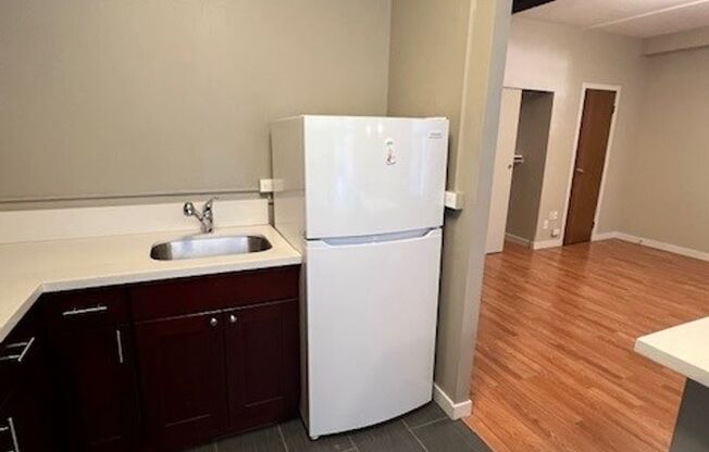 Studio, 1 bath, 340 sqft, $1,325, Unit 202