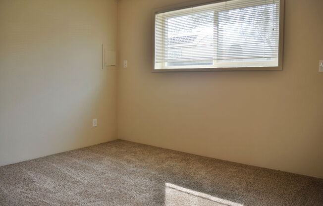 2 beds, 1 bath, 785 sqft, $1,295, Unit FQ 319