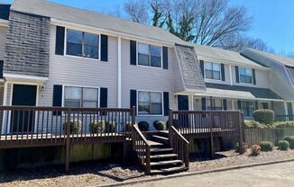 2 beds, 1.5 baths, $995, Unit 601 Lee Ave #4