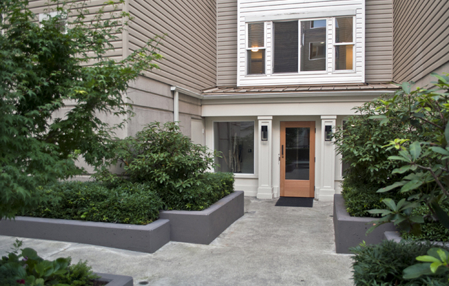 1 bed, 1 bath, 755 sqft, $1,850, Unit 207