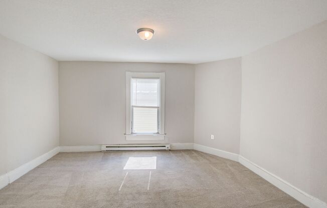 2 beds, 1 bath, 1,000 sqft, $1,550, Unit 1603 Elm Ave - Unit 2