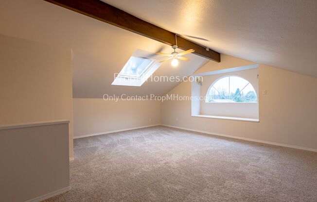 Fantastic Three Bedroom Plus Bonus In West Linn - Sunset! New Carpet & Freshly Painted!