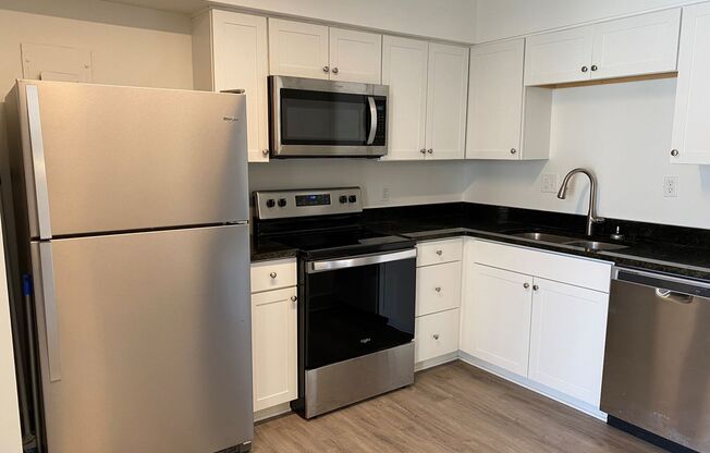 1 bed, 1 bath, 650 sqft, $1,400, Unit B-10