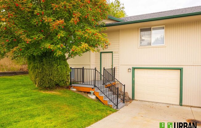 Mission Ave. 15313-15315 E