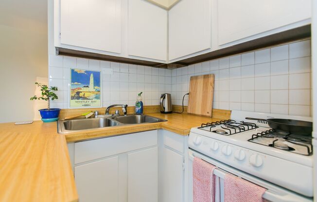 Studio, 1 bath, 400 sqft, $1,450, Unit 204