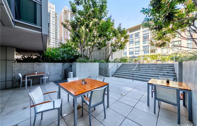 1 bed, 1 bath, 920 sqft, $2,900, Unit 909
