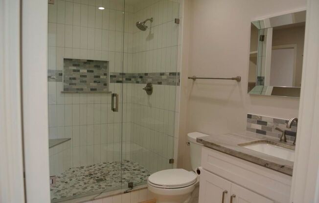 1 bed, 1 bath, 700 sqft, $2,300, Unit ADU