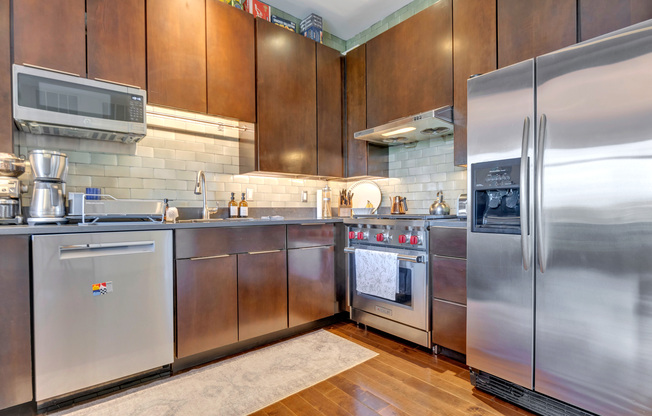 2307 15 ST NW